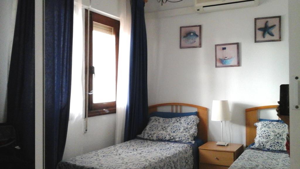 Costa Del Sol Apartment Benalmádena Oda fotoğraf